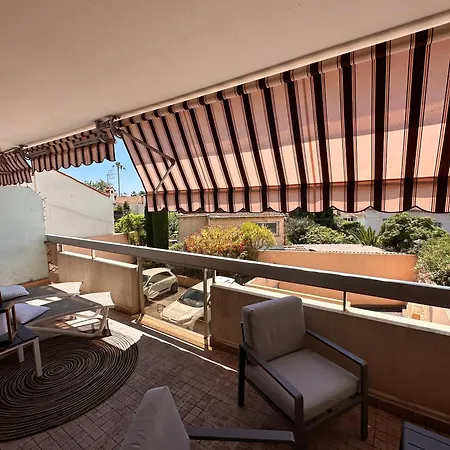 Appartamento A 200m Des Plages Grand Ouvrant Sur Tres Large Terrasse *