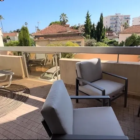 A 200m Des Plages Grand Ouvrant Sur Tres Large Terrasse Appartamento Juan-les-Pins