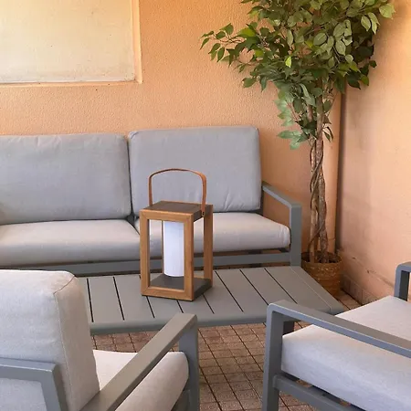 A 200m Des Plages Grand Ouvrant Sur Tres Large Terrasse Appartamento