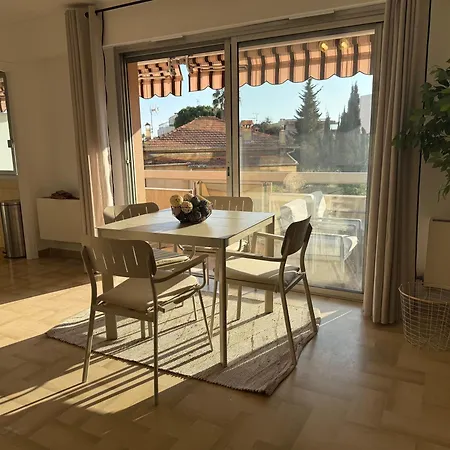 A 200m Des Plages Grand Ouvrant Sur Tres Large Terrasse Appartamento *